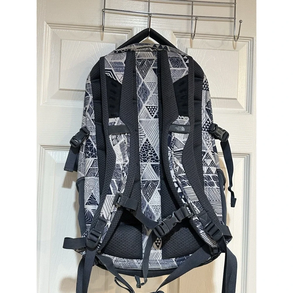 North Face Back Pack‎